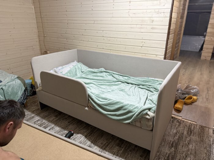 Фотография покупателя товара Кровать «Юна» 160х80 см, с выкатным ящиком, с бортиком, цвет серый - Фото 3