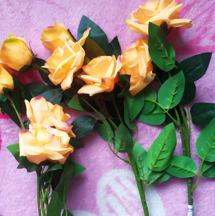 Фотография покупателя товара Цветы искусственные "Роза Фиона" три бутона, 8х70 см, жёлтый