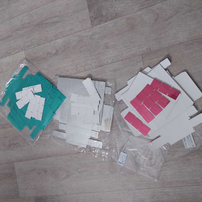 Фотография покупателя товара Коробка для конфет, кондитерская упаковка, 9 ячеек, «Бордовая», 14.7×14.7×3.5 см - Фото 1