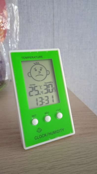 Фотография покупателя товара Термометр Luazon LTR-12, электронный, указатель влажности, часы, МИКС - Фото 4