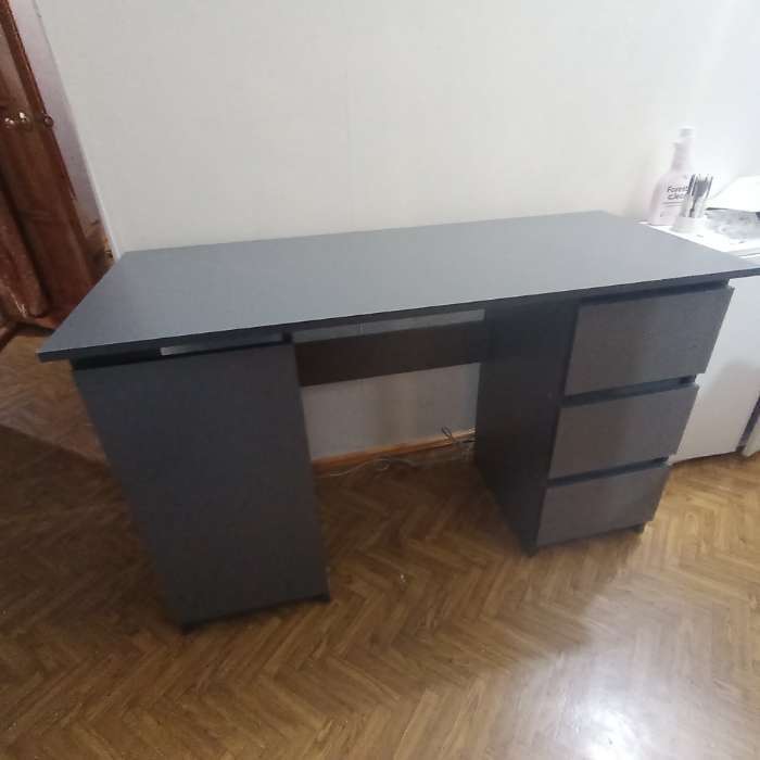 Фотография покупателя товара Стол письменный «Денвер», 3 ящика, 1201×500×754 мм, цвет графит - Фото 3