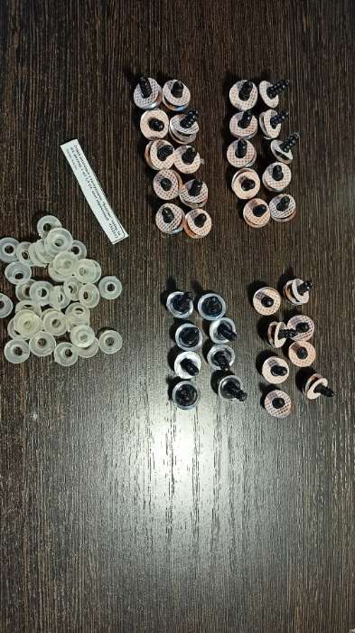 Фотография покупателя товара Глаза винтовые с заглушками, «Блёстки» набор 34 шт., размер 1 шт: 1,4 см, цвет коричневый