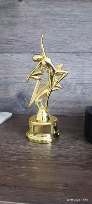 Фотография покупателя товара Наградная фигура под нанесение «Танцор», золото, пластик, 21.5×7.5 см - Фото 2