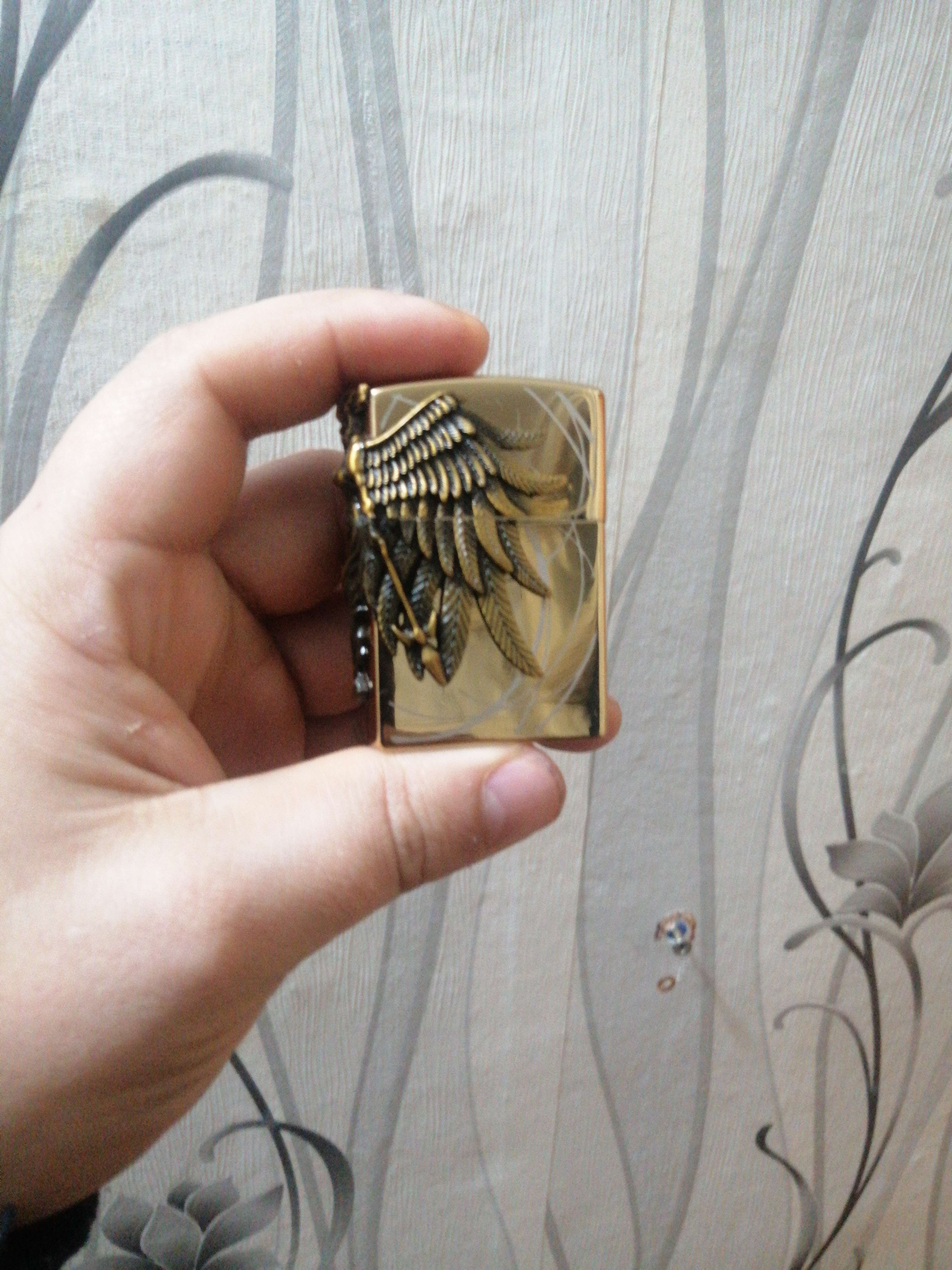 Фотография покупателя товара Зажигалка газовая "Крылья", кремний, 4 х 5.7 см, золото