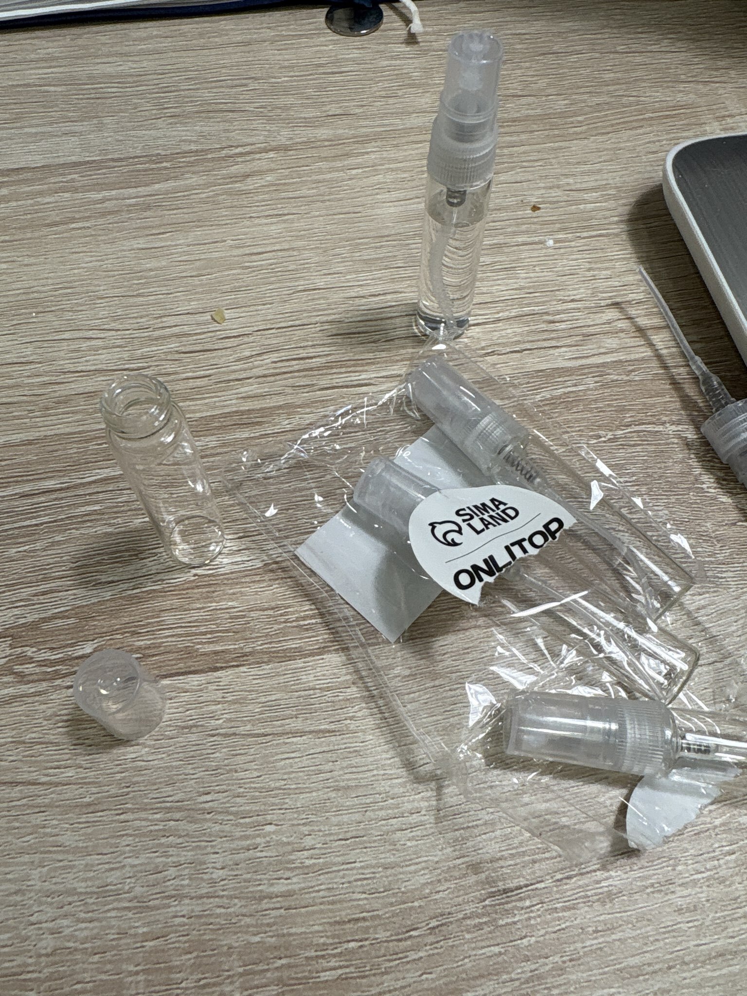 Фотография покупателя товара Флакон стеклянный для парфюма, с распылителем, 5 мл, прозрачный - Фото 11