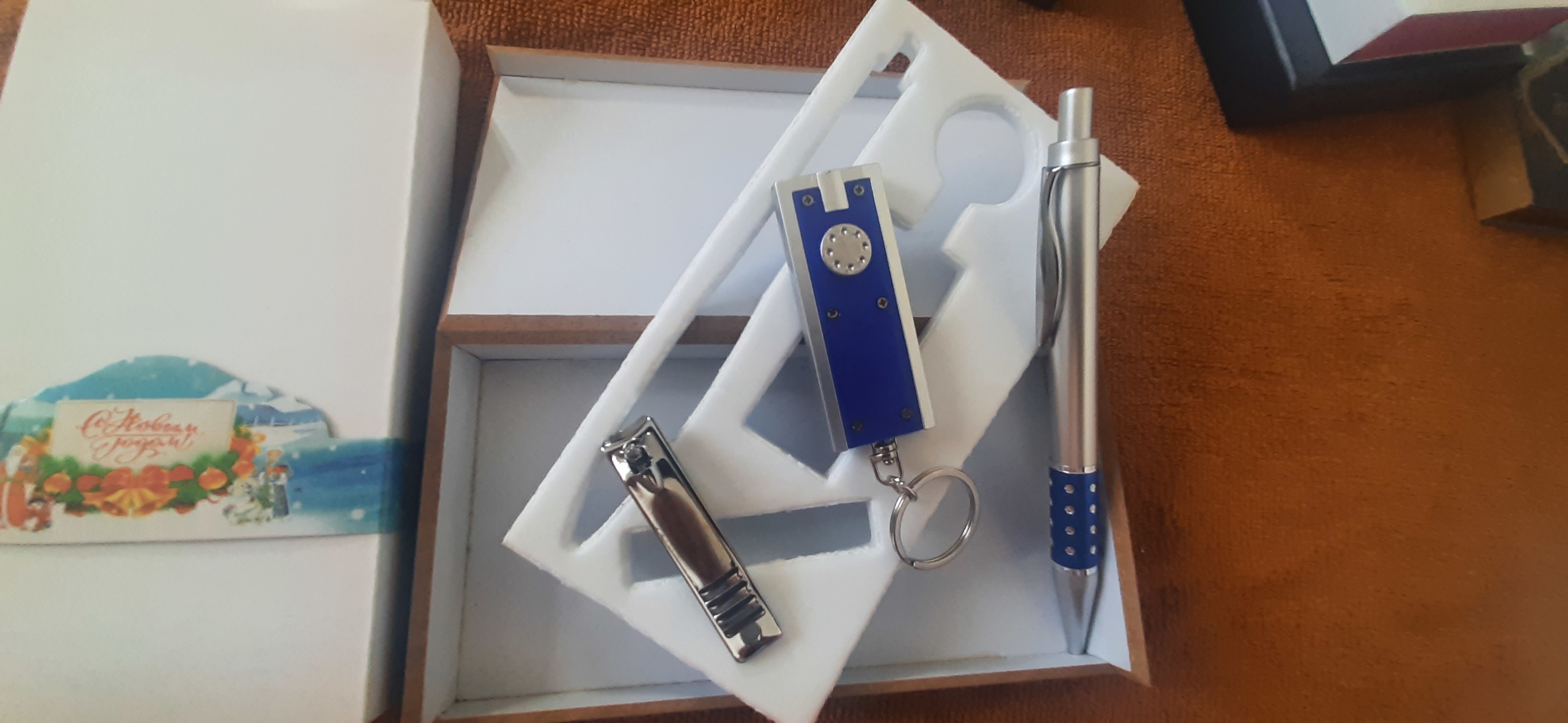 Фотография покупателя товара Набор подарочный 3в1 (ручка, кусачки, фонарик синий)