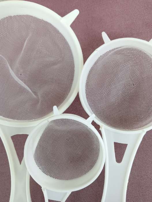 Фотография покупателя товара Сито для просеивания с ручками Доляна, набор 3 шт., d=6.5/8/11.5 см, белый - Фото 16