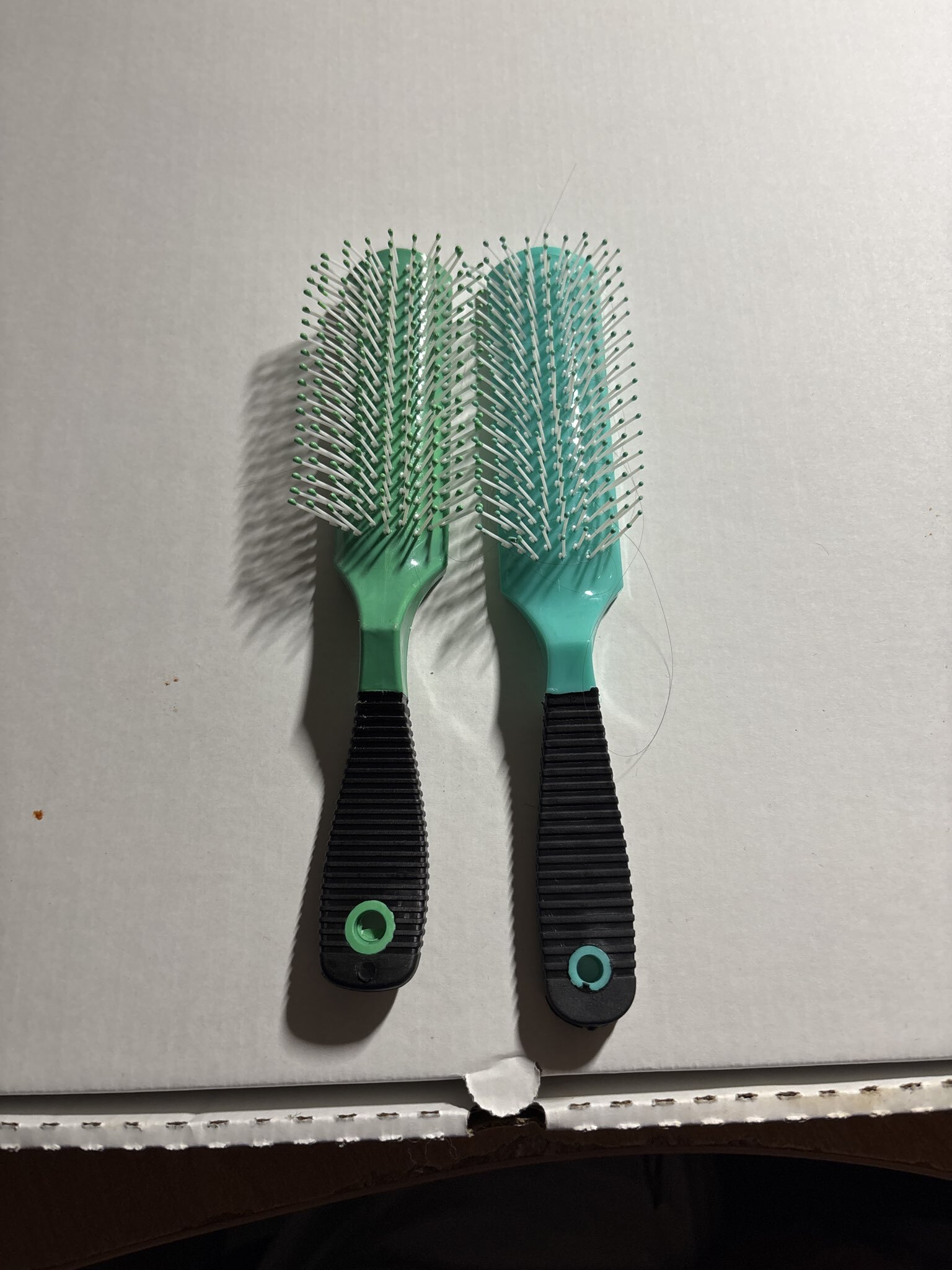 Фотография покупателя товара Расчёска массажная, 3×21(±1) см, МИКС - Фото 1