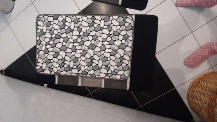 Фотография покупателя товара Набор ковриков для ванной и туалета Доляна «Галька», 2 шт, 40×49 см, 50×80 см