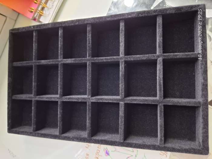 Фотография покупателя товара Подставка для украшений QF18 ячеек, флок, 21×12.3×2.5 см, серая - Фото 3