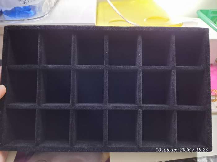 Фотография покупателя товара Подставка для украшений QF18 ячеек, флок, 21×12.3×2.5 см, серая - Фото 4