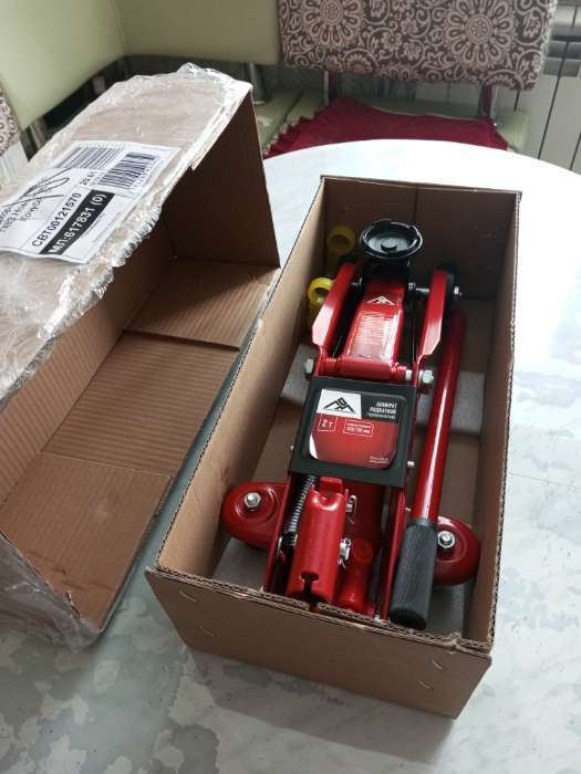 Фотография покупателя товара Домкрат подкатной гидравлический ЛОМ, подъем/подхват 320/130 мм, 2 т - Фото 1