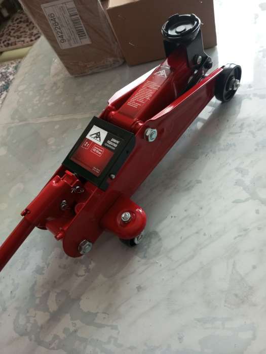 Фотография покупателя товара Домкрат подкатной гидравлический ЛОМ, подъем/подхват 320/130 мм, 2 т - Фото 2