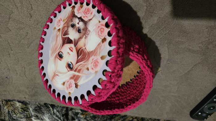 Фотография покупателя товара Донышки для вязания 2 в 1 «Девочка с котенком», круг 15 см, хдф 3 мм - Фото 2