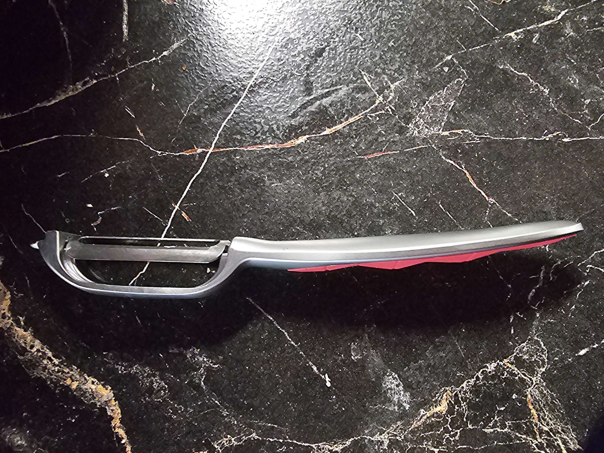 Фотография покупателя товара Овощечистка вертикальная Доляна Redline, 2.2×1.7×16.7, нержавеющая сталь, красная - Фото 2