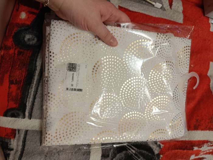 Фотография покупателя товара Скатерть «Этель» с тиснением, 140×220±5 см, 120 г/м² - Фото 2