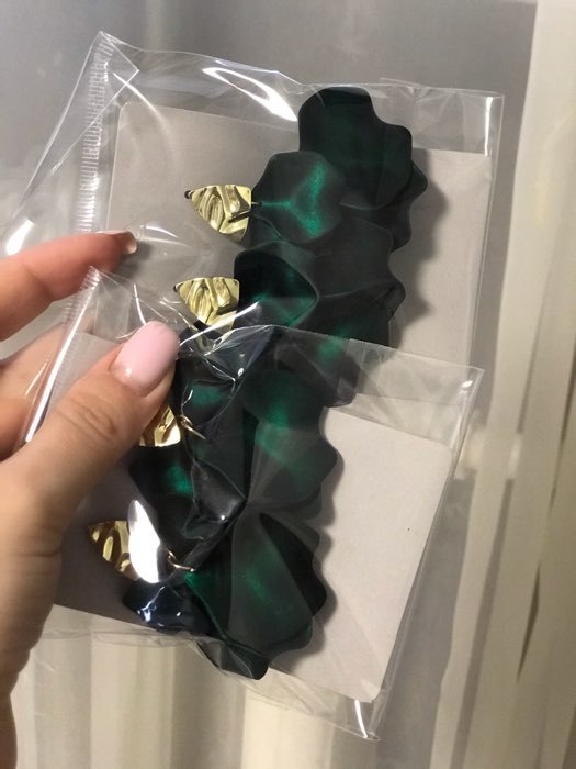 Фотография покупателя товара Серьги ассорти «Ветер» мятые треугольники, цвет зелёный