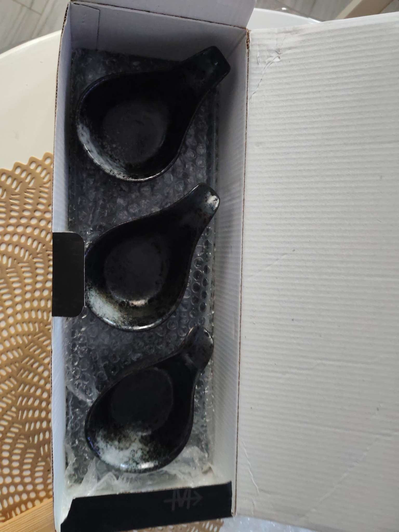 Фотография покупателя товара Соусники Magistro «Ночной дождь», 100 мл, на подставке 35×12×1 см, набор 3 шт., фарфор, чёрные - Фото 1