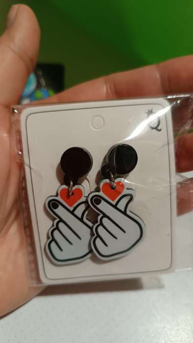 Фотография покупателя товара Серьги акриловые «Сердечко» пальчики, цветные в серебре - Фото 1