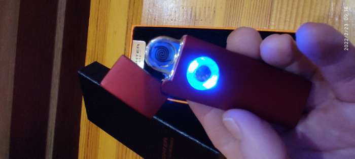 Фотография покупателя товара Зажигалка электронная, USB, спираль, 2.5 х 8 см, красная - Фото 2