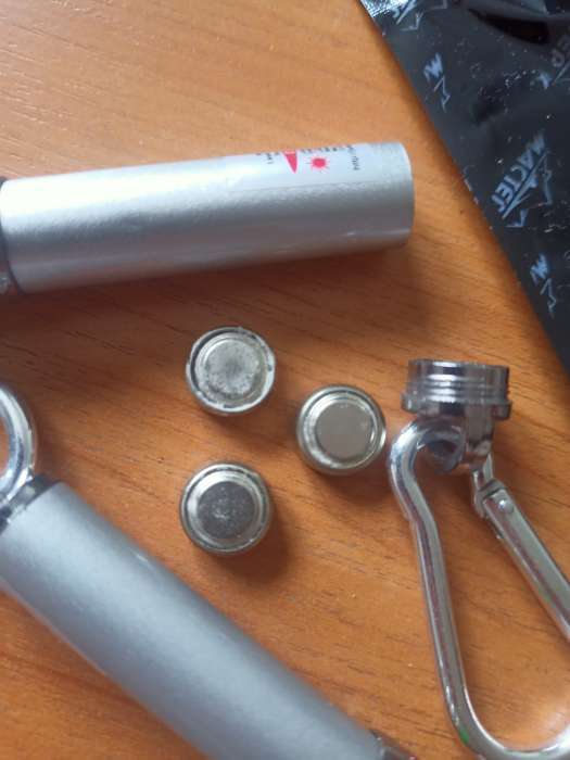 Фотография покупателя товара Лазерная указка «Мастер К», с карабином, 2 LED, 2 режима, 7×1.4 см - Фото 2