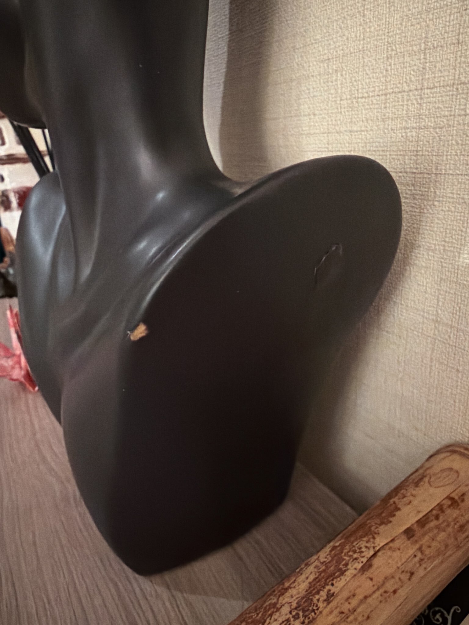 Фотография покупателя товара Ваза «Изящный профиль», h=28 см, керамика, чёрная - Фото 2