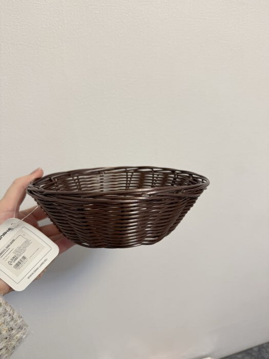 Фотография покупателя товара Корзинка для фруктов и хлеба Доляна «Шоко», 20×20×7 см, пластик, плетёная, коричневая - Фото 3