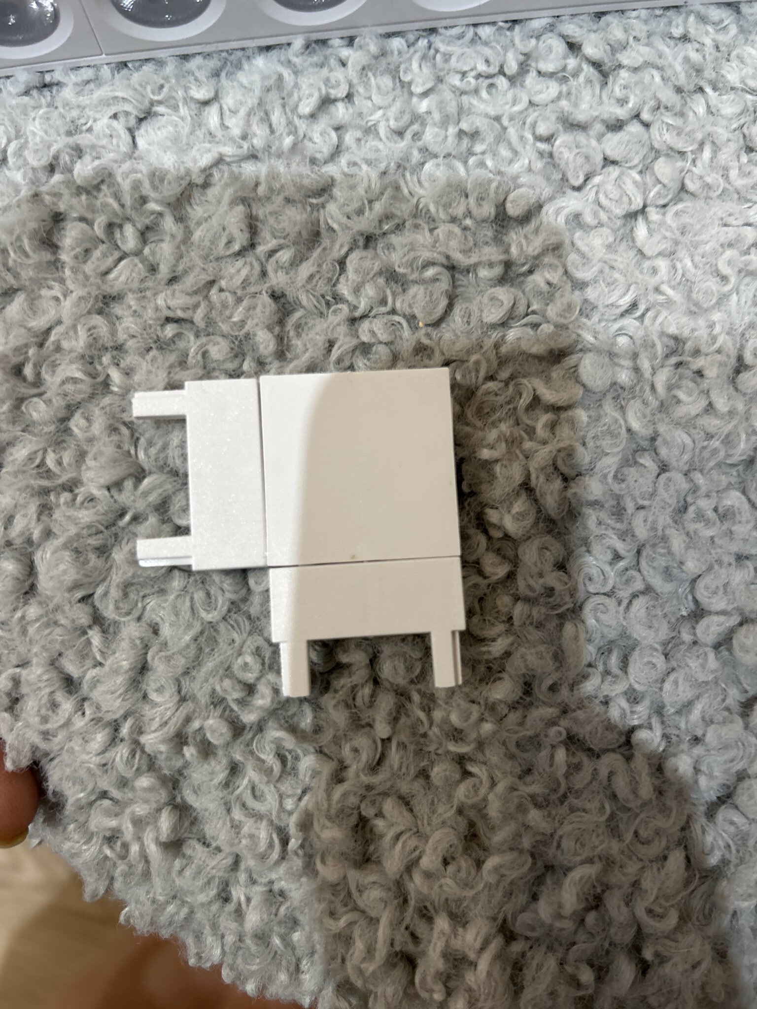 Фотография покупателя товара Коннектор ультратонкий i-образный Ultra, белый, 4.6×2.6×0.6 см - Фото 2