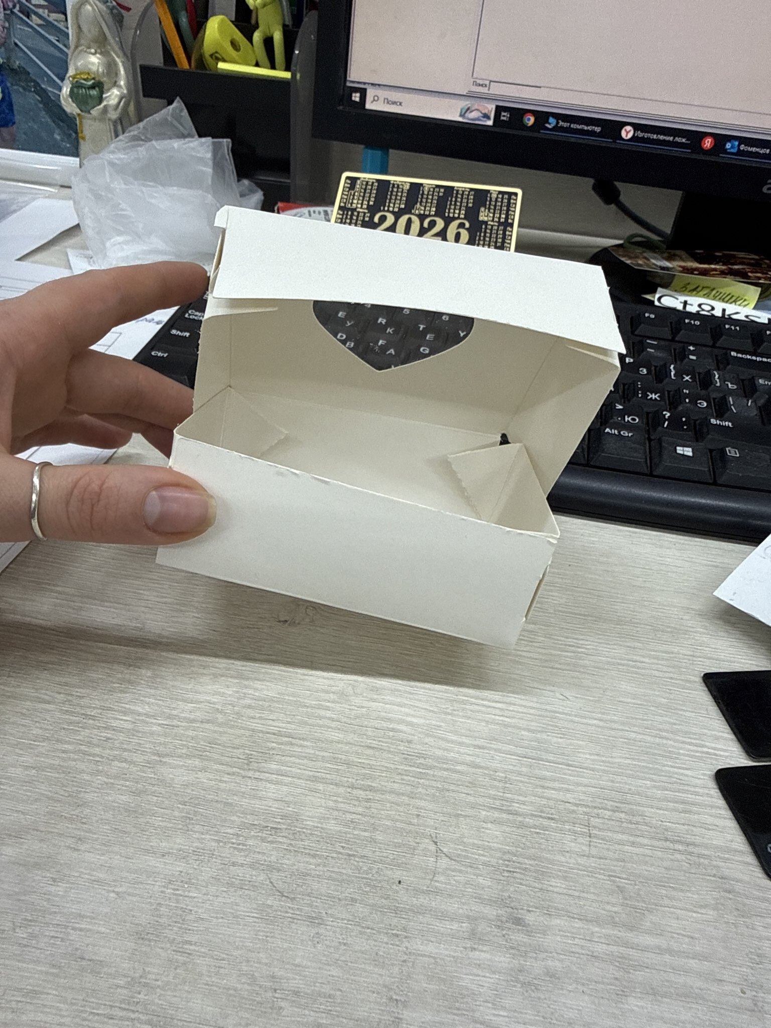 Фотография покупателя товара Коробка складная «Сердца», белый, с окном, 10×8×3.5 см - Фото 19