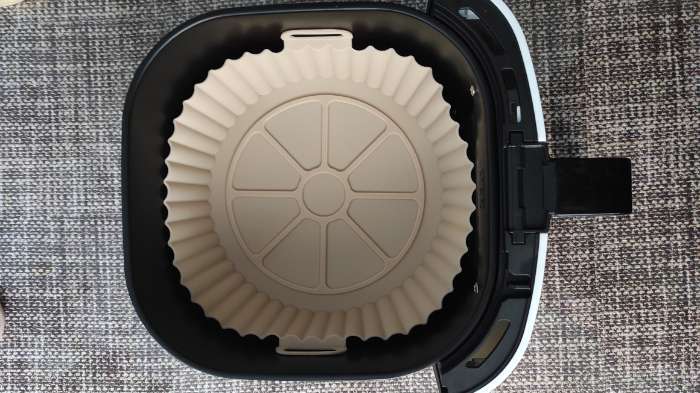 Фотография покупателя товара Форма для запекания в аэрогриле Доляна, силикон, d=20 см, цвет бежевый - Фото 1