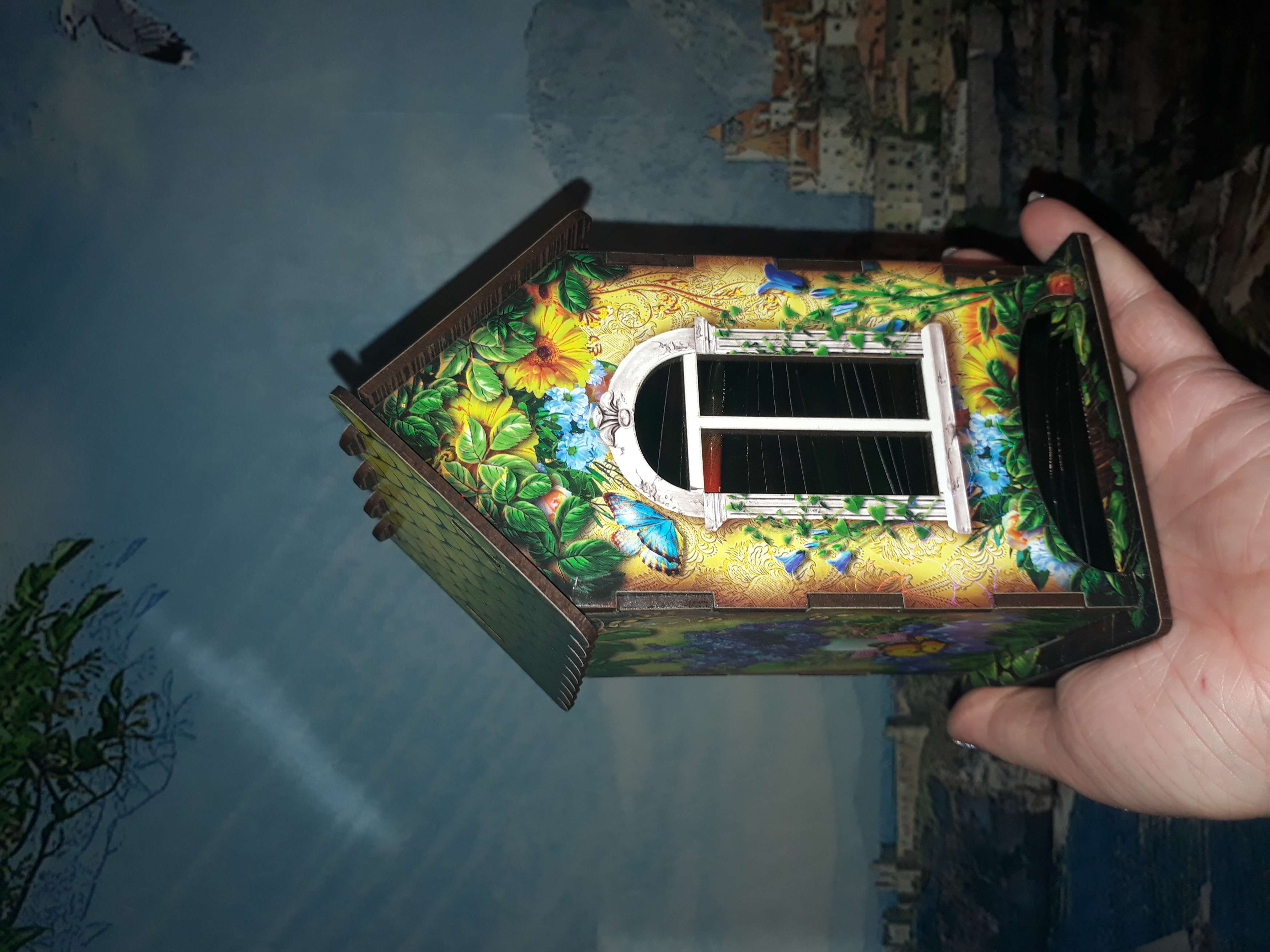 Фотография покупателя товара Чайный домик "Домик с корзинкой цветов", 9,8×9,8×17,4 см - Фото 3