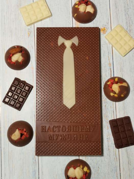 Фотография покупателя товара Форма для шоколада и конфет пластиковая «Плитка. Мужчине», цвет прозрачный - Фото 3