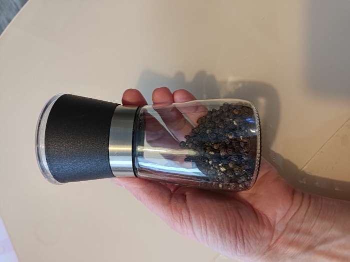 Фотография покупателя товара Мельница для специй Доляна «Модерн», 180 мл, 6.5×13 см, чёрная - Фото 3