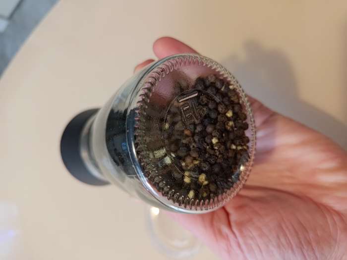 Фотография покупателя товара Мельница для специй Доляна «Модерн», 180 мл, 6.5×13 см, чёрная - Фото 1