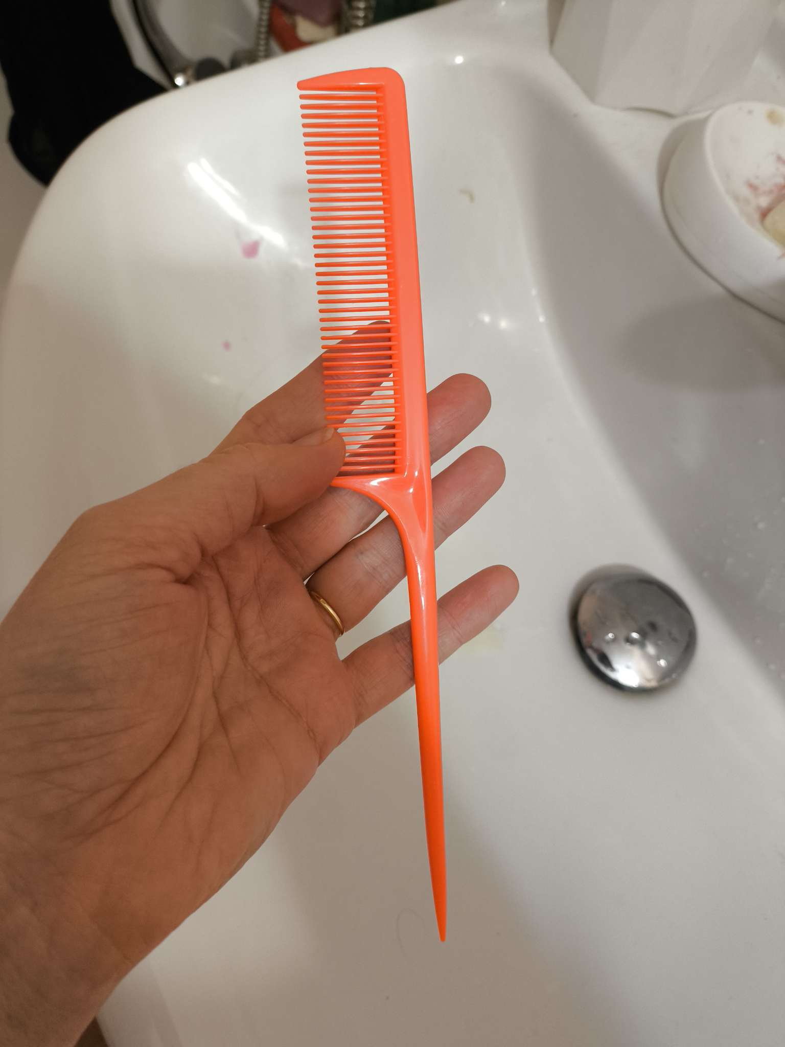 Фотография покупателя товара Расчёска с хвостиком, 21.5×2.5(±1) см, фасовка 20 шт., МИКС - Фото 1