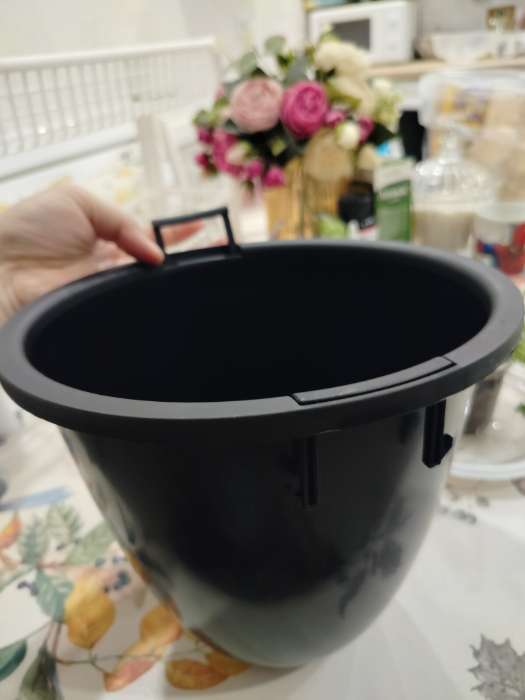 Фотография покупателя товара Кашпо для цветов «Жемчужина», 4 л, d=29 см, h=19.5 см, пластик, со вставкой, бежевое - Фото 4