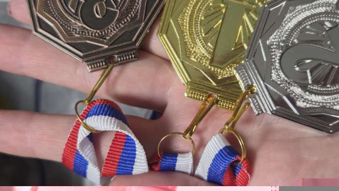 Фотография покупателя товара Медаль призовая «1 место» золото 199, d=5 см, без ленты - Фото 13