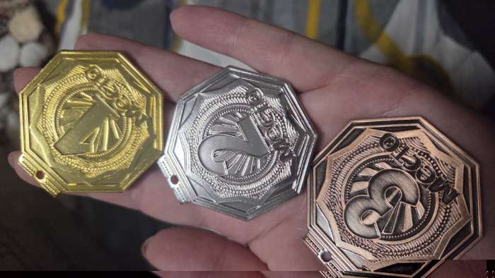 Фотография покупателя товара Медаль призовая «1 место» золото 199, d=5 см, без ленты - Фото 4