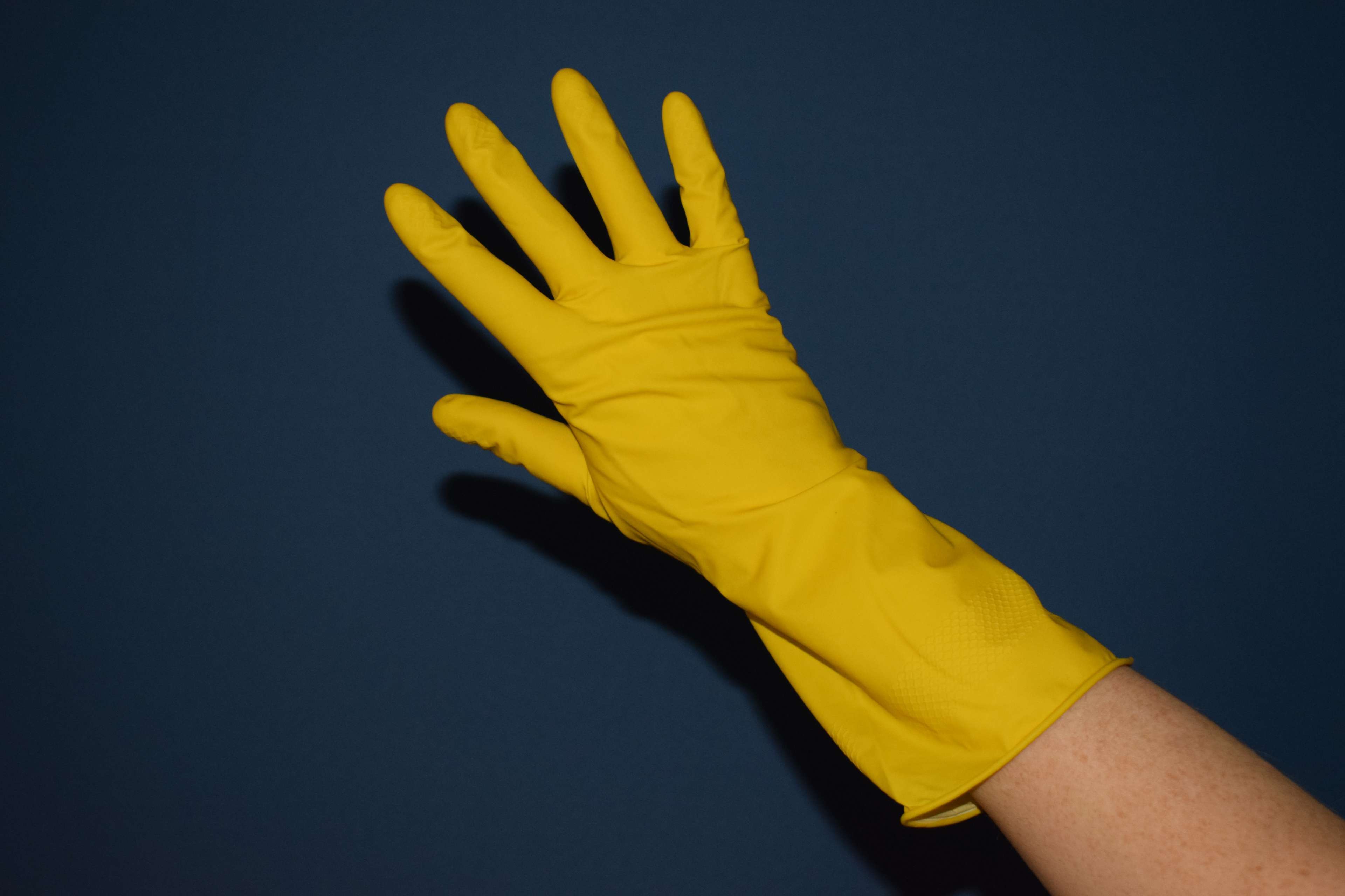 Фотография покупателя товара Перчатки хозяйственные резиновые Доляна, размер S, 40 гр, цвет МИКС