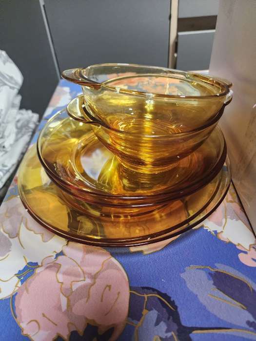 Фотография покупателя товара Сервиз столовый «Дымка», 6 предметов: 2 бульонницы 450 мл, 2 тарелки 500 мл, 2 тарелки d=23 см, жёлтый - Фото 3