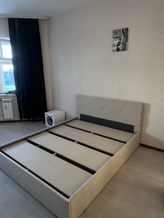 Фотография покупателя товара Кровать двуспальная, с основанием, спальное место 1600×2000 мм, велюр, цвет бежевый - Фото 2