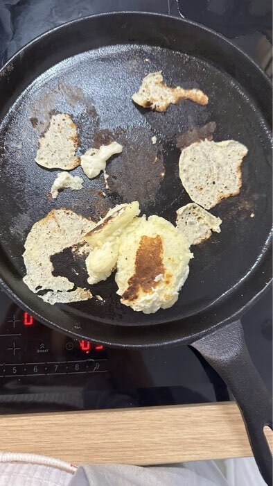 Фотография покупателя товара Сковорода блинная SL Home, d=26 см, h=2.5 см, чугун, индукция, чёрная - Фото 1