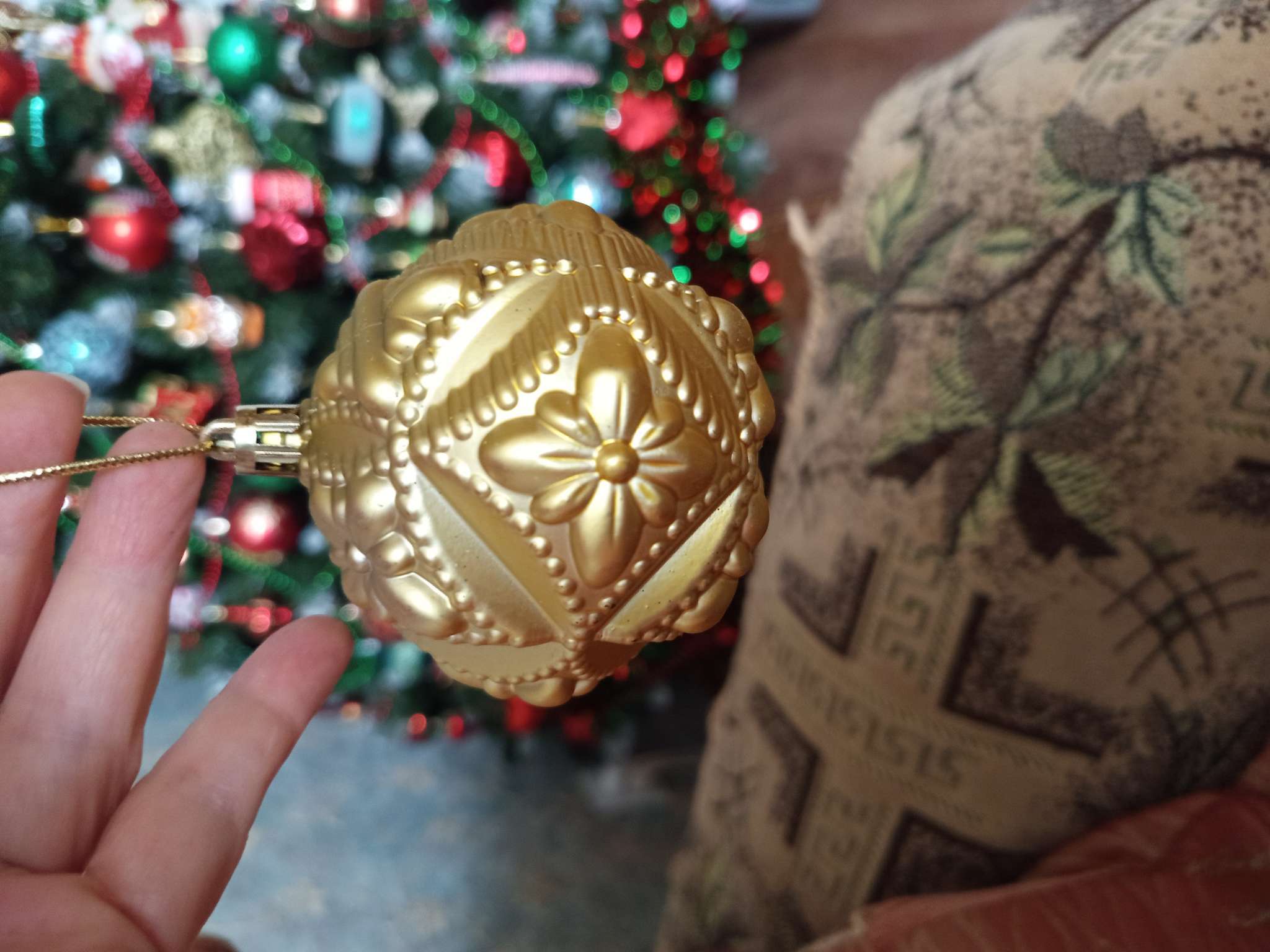 Фотография покупателя товара Ёлочные игрушки «Саманта», шары новогодние, d=8 см, набор 6 шт., золото - Фото 2