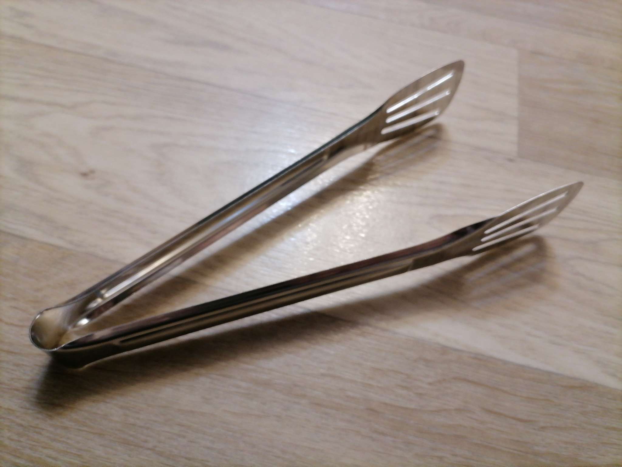 Фотография покупателя товара Щипцы кухонные Доляна «Лопатка», 201 сталь, 24 см, серебристые - Фото 1