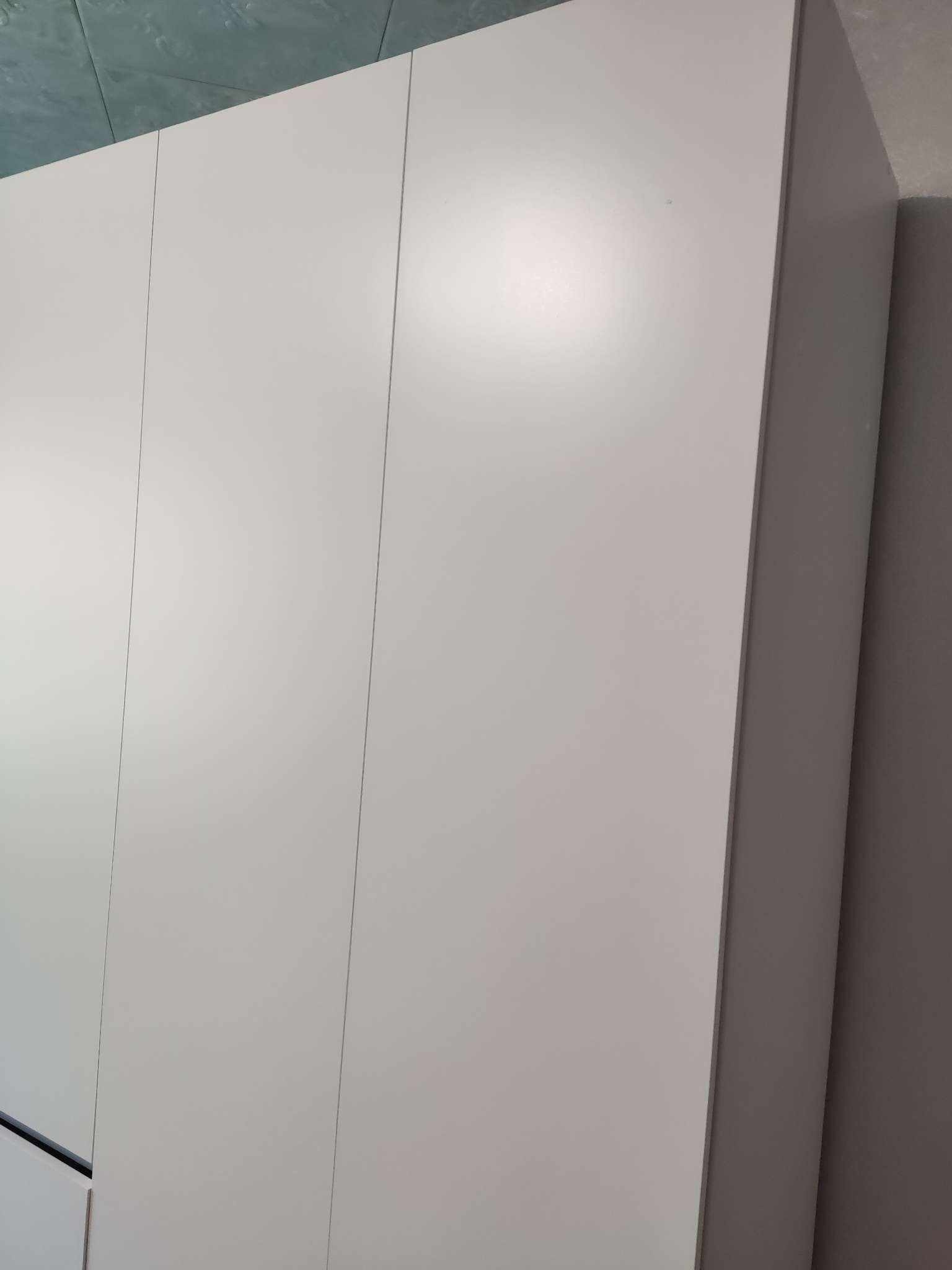 Фотография покупателя товара Шкаф трёхстворчатый распашной «Мадера», 3 ящика, 1200×520×2100 мм, цвет белый - Фото 1