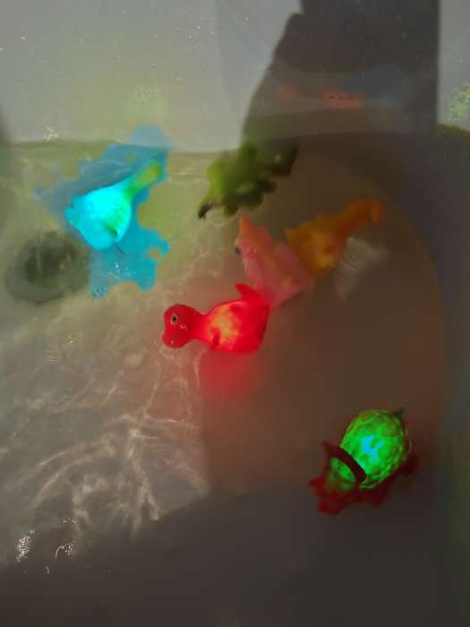 Фотография покупателя товара Игрушки для купания «Диномир», световые эффекты, набор 6 шт. - Фото 2