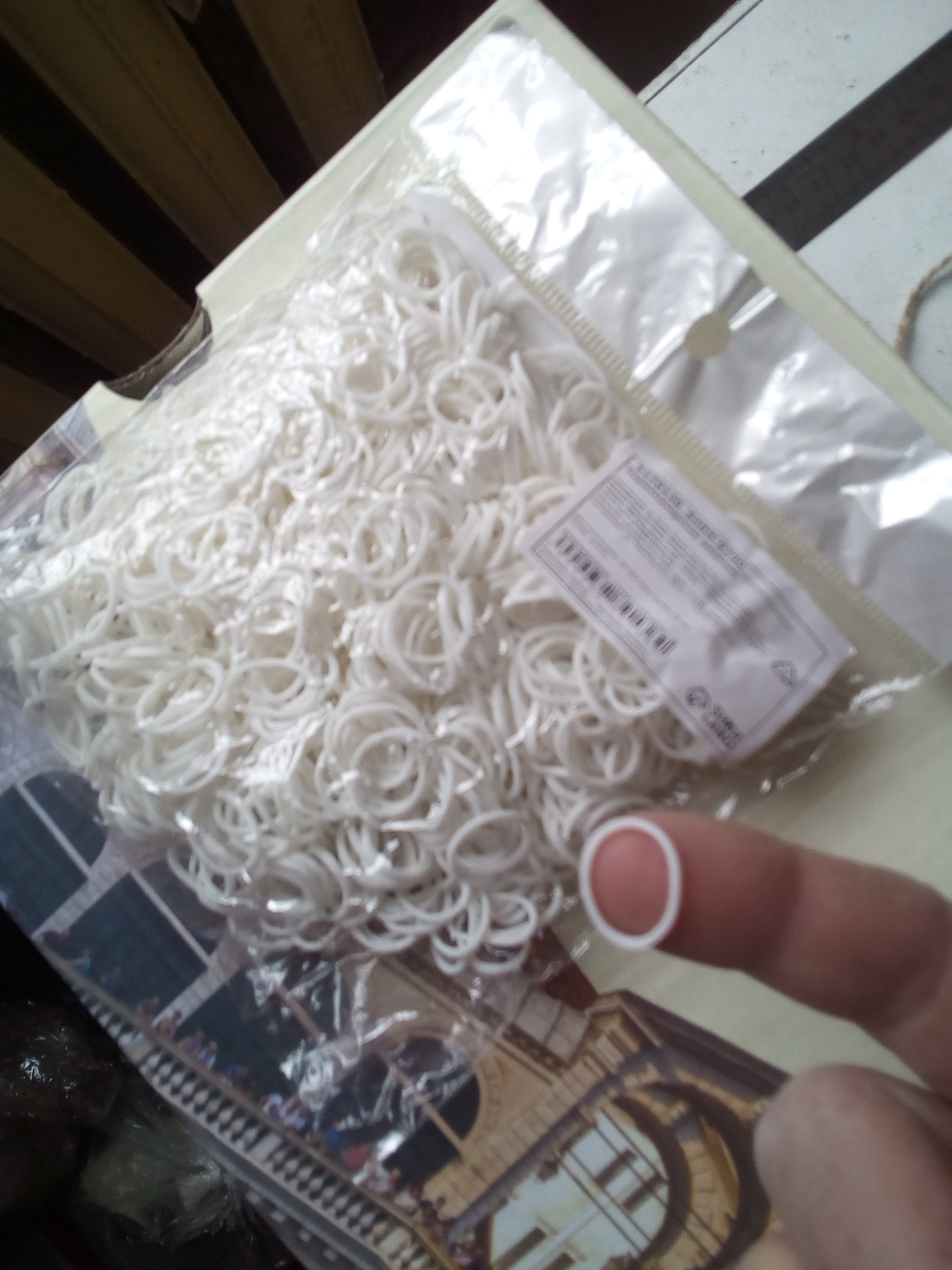 Фотография покупателя товара Силиконовые резинки для волос, набор, d = 1,3 см, 50 гр, цвет белый - Фото 2