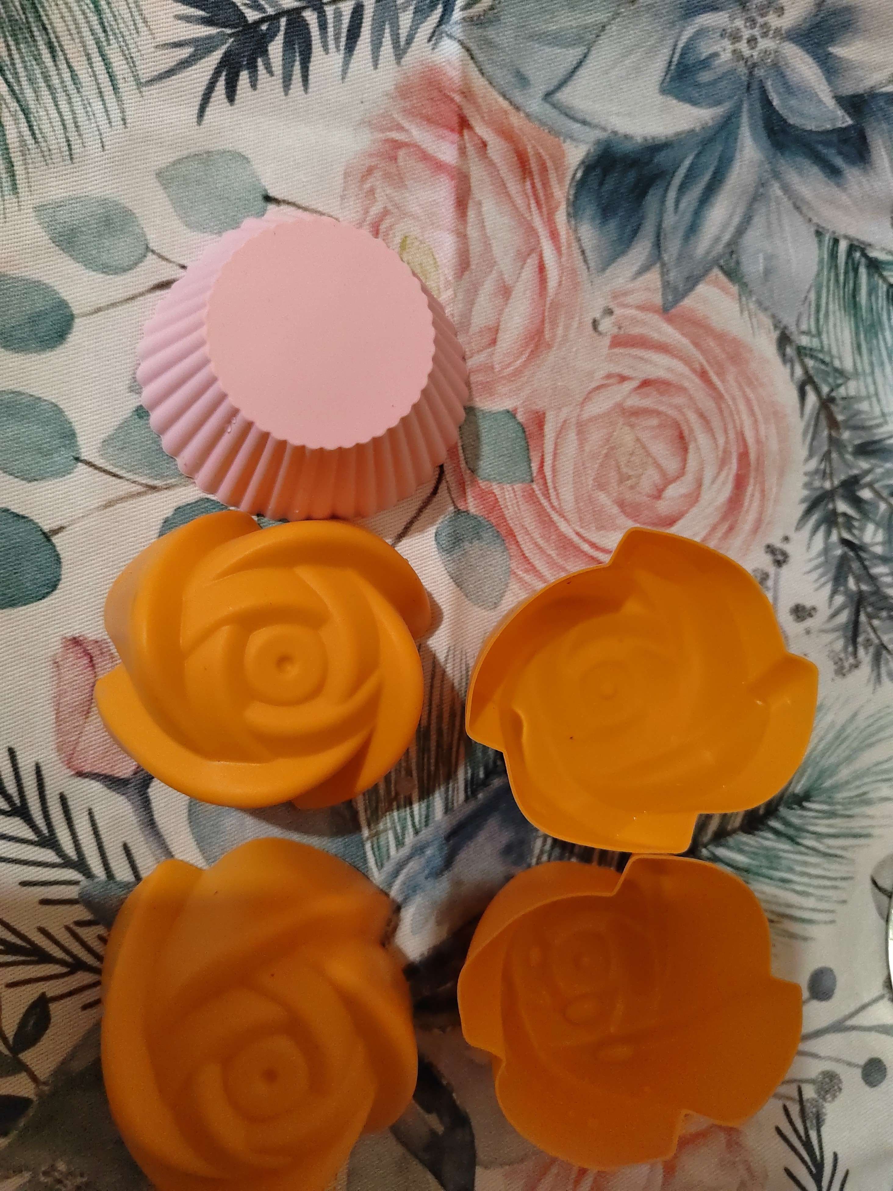 Фотография покупателя товара Набор форм для выпечки Доляна «Розочки», силикон, 7×3,5 см, 6 шт, цвет МИКС
