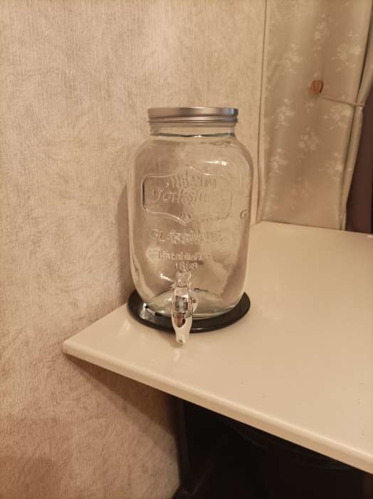Фотография покупателя товара Диспенсер для напитков стеклянный «Йоркшир», 4 л, 25×15 см, рисунок и кран МИКС - Фото 4