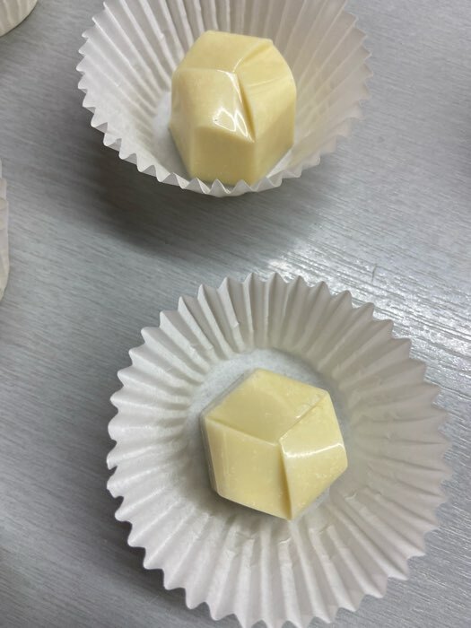 Фотография покупателя товара Форма для конфет и шоколада KONFINETTA «Секрет», 27,5×17,5×2,5 см, 21 ячейка (2,5×2,2×2 см)